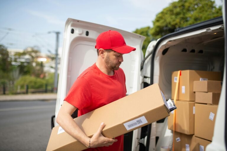 Emploi Chauffeur Livreur et Métiers Logistique